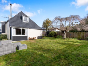 Affordable Mid-Century in Prime Location
