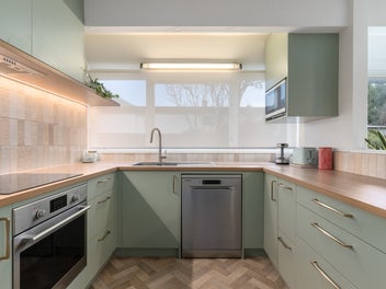 Two bed plus Office! - Mid-Century Modern