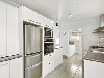5 Bed 2 Bath - A Place With Space!
