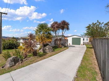 Spacious lockwood home with rumpus