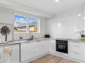 Hot property, serious sellers - be quick!