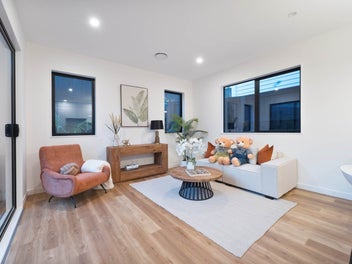 Modern Living in Golden Location