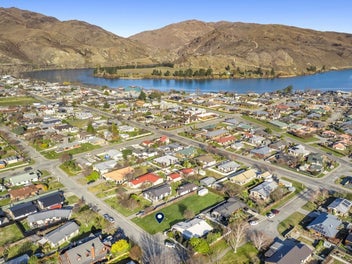 Location and potential in Old Cromwell