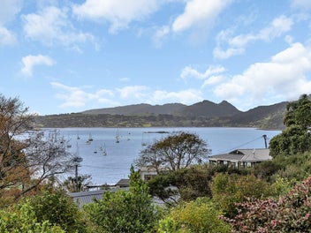 Family Living in Parua Bay