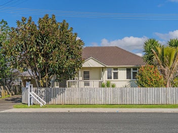 RARE PRIME CENTRAL ENTRY-LEVEL VALUE 3 BED