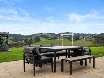 Luxury lifestyle & Views!