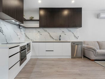 Near New Modern Home – Has to Sell