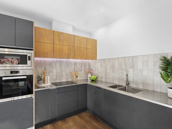 Old Cromwell charm, modern living