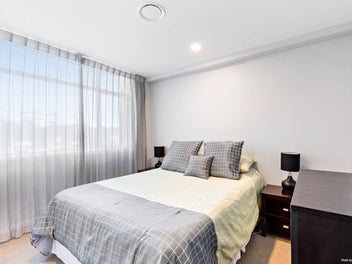 Rare Two Bedrooms with TWO Car Parks