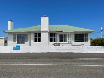 Prime Location & Vendor Wants Sold