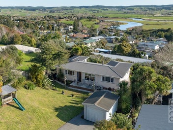 Sheds, Big Views, Space Galore ~ Set to Sell!