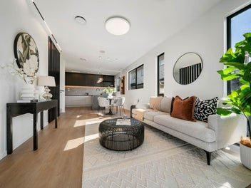 Exquisite Brand-New Home in Hobsonville