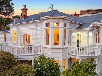 $2.6M+ BUYERS MUST INSPECT - OFFERS!