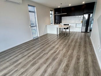 Image 1 of 20