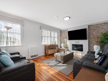 Bright, Private and Spacious - Great for Families
