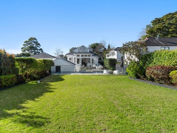 Luxurious Family Haven in Prestigious GZs