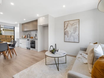 Stylish Lock-Up & Leave Townhouse – Must Sell