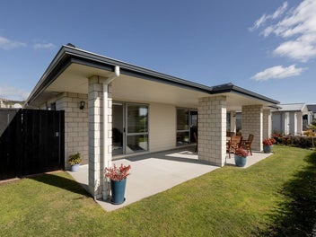 Bright, Spacious Living with Beautiful Views