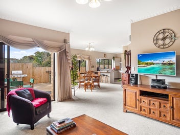 Easy-care appeal in a family-friendly spot