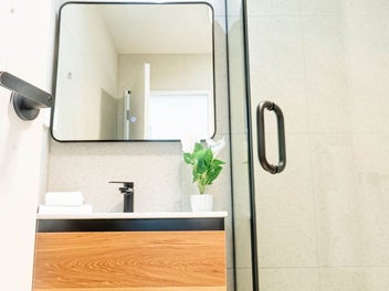 Freehold Brand New Standalone, All offers Pres...
