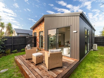 Freehold, Stand-Alone Living!