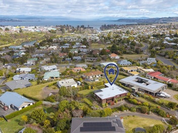Family home in tranquil Rangatira Park