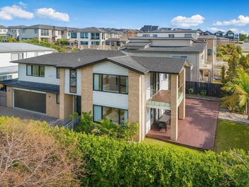 Comfort and Coastal Living Combined – Walk to ...