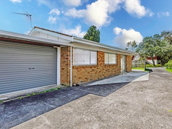 Affordable Westlake Zone – Low Maintenance Living!