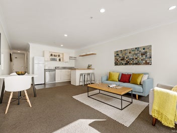 A Great Downtown Living with a Car Park!