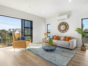 Both Sold By Mona Lisa !