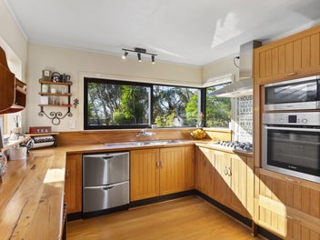 Space, Sustainability and Smart Positioning