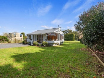 Quintessential Kiwi Dream - Cottage on ¼ acre