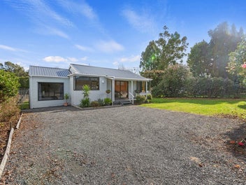 Quintessential Kiwi Dream - Cottage on ¼ acre