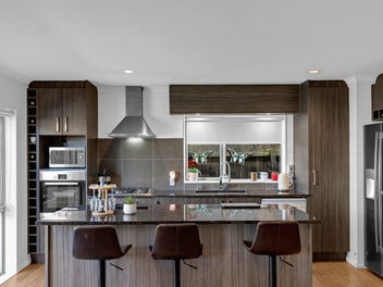 SPACIOUS Family Living at FINE Location
