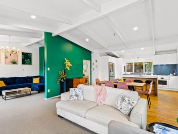 Spacious, Stylish & Soaked in Sun