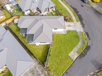 Trentham Lifestyle - Easy Care - DEADLINE AUCTION
