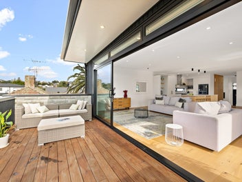 Your dream family retreat in Orakei