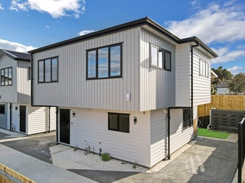 Big Value – 4 Bedrooms, Big Savings – Weymouth
