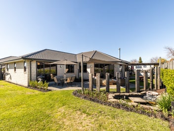 4 Bed Brick Beauty in Begley