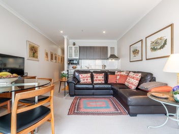 Cute, Immaculate and in the Heart of it all