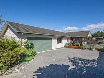 Lock and Leave in Whau Valley
