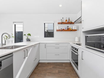 INVESTORS, FIRST HOME BUYERS-STEP RIGHT UP!!