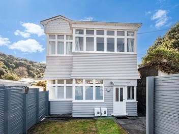 RUA STREET RIPPER - FANTASTIC HOME & INCOME