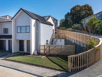 Your Coastal Haven Awaits in Stanmore Bay