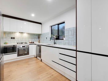 Affordable 5-Star Quality of Living by the Gardens