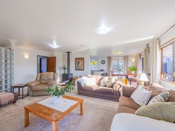 Charming | Spacious | Taradale |