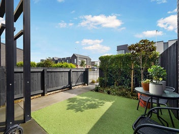 Stylish 2-Bedroom in the Heart of Hobsonville