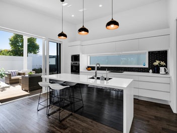 Stylish And Modern In A Desirable Location