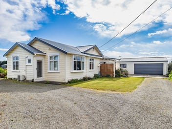 Country living handy to town