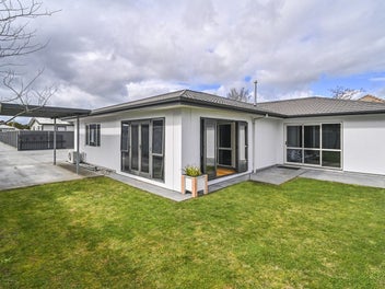 Modern comfort, space and privacy in Parkvale zone